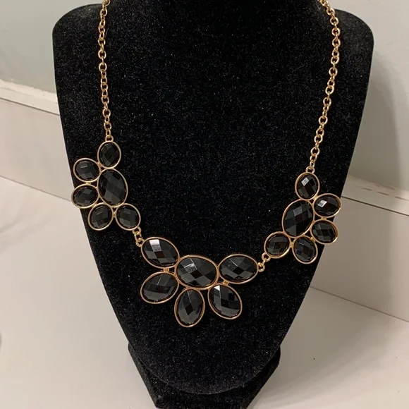 NWOT Black & Gold “Flair Affair” Necklace - Picture 5 of 9